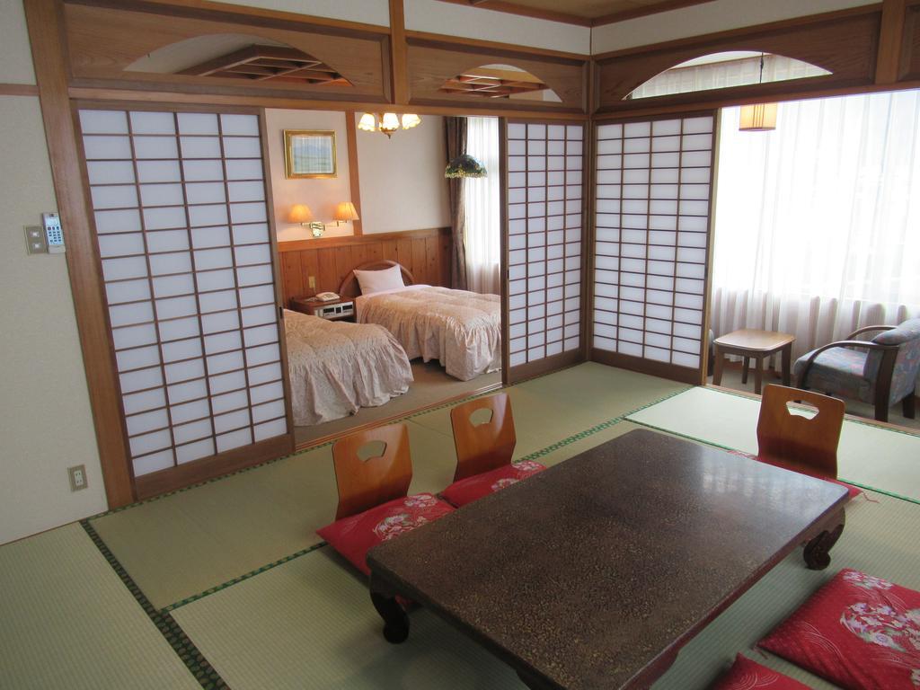 Amagase Onsen Hotel Suikoen Hita Kültér fotó